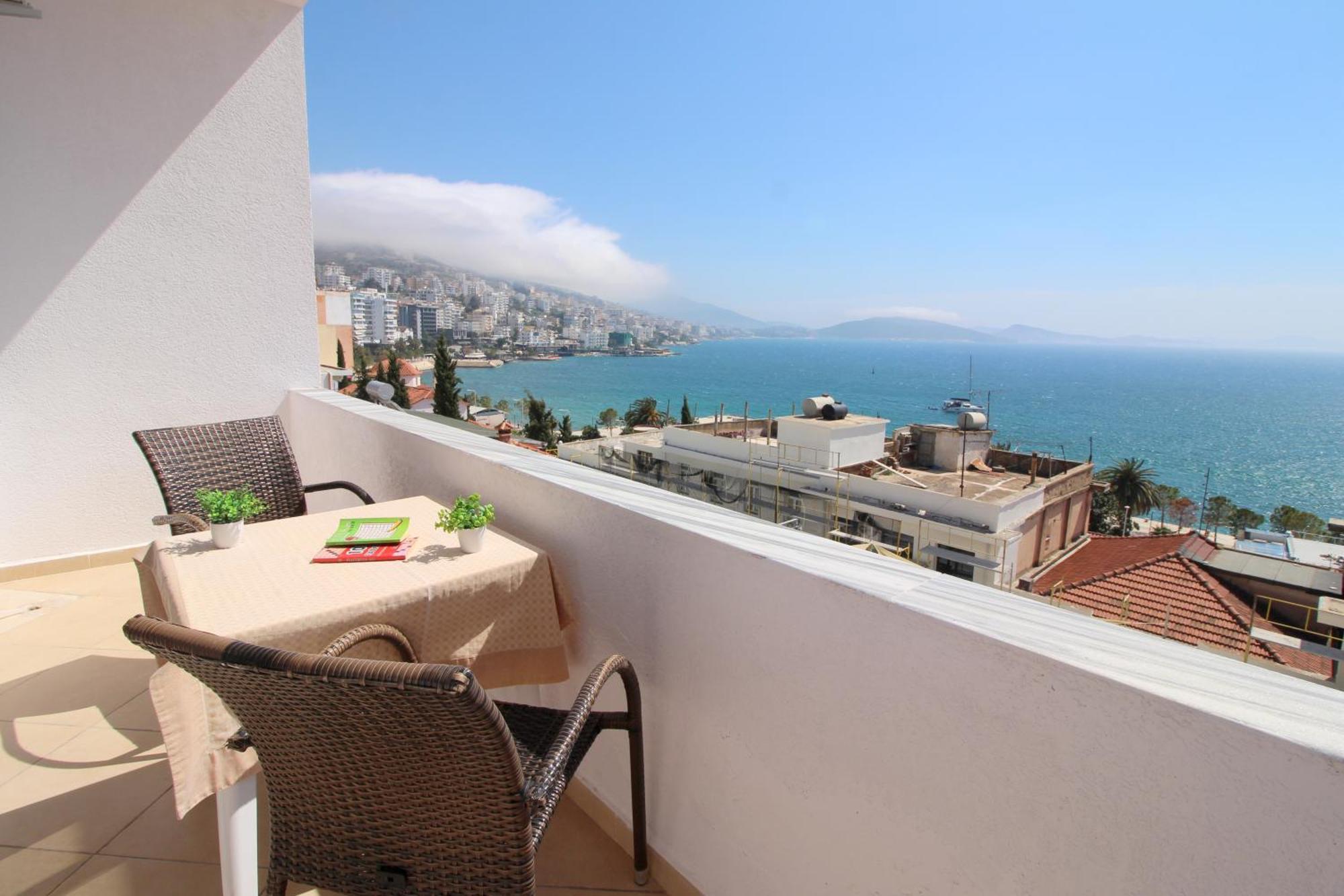 July Seaview Apartments Саранда Екстер'єр фото