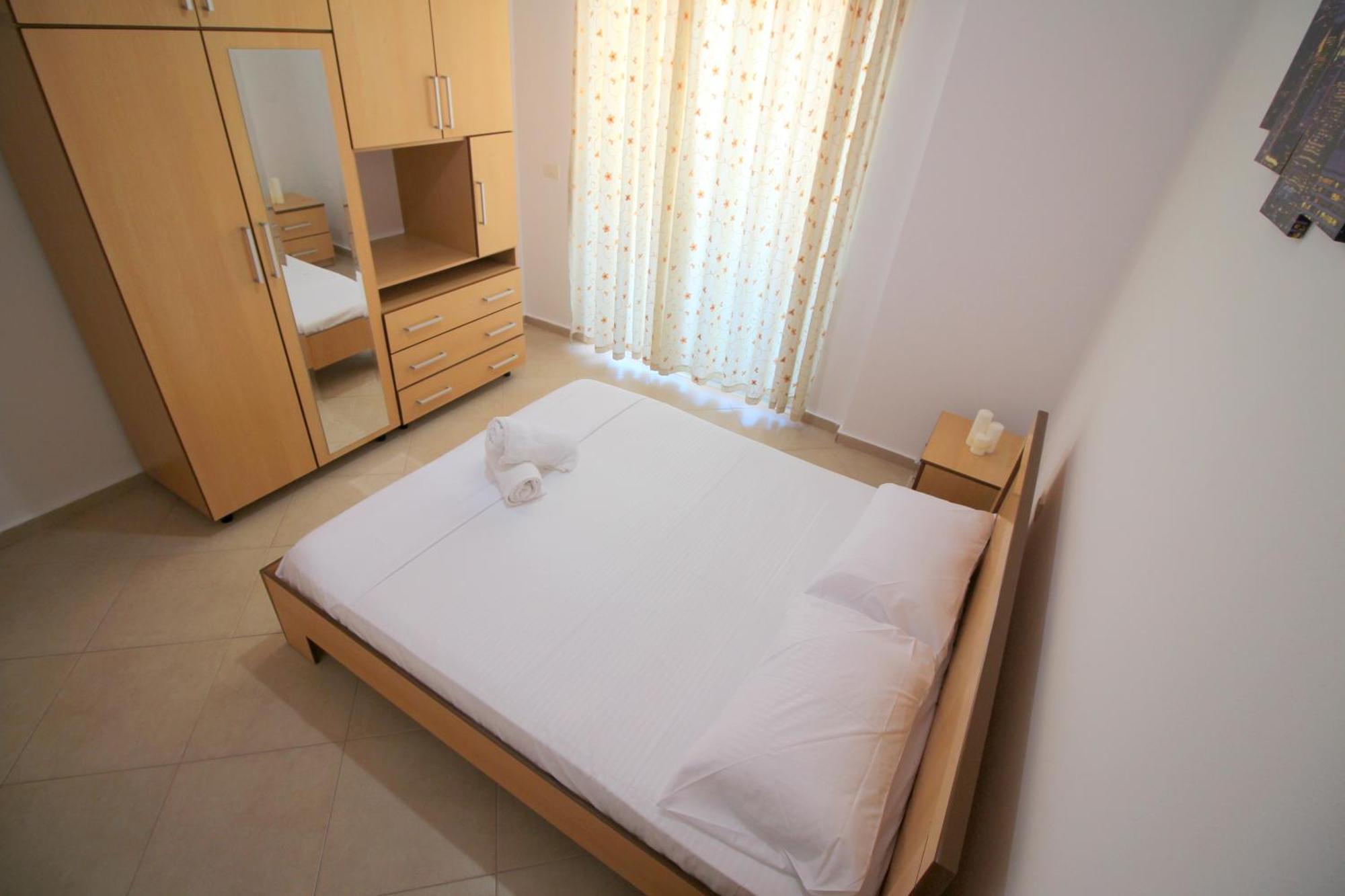 July Seaview Apartments Саранда Екстер'єр фото