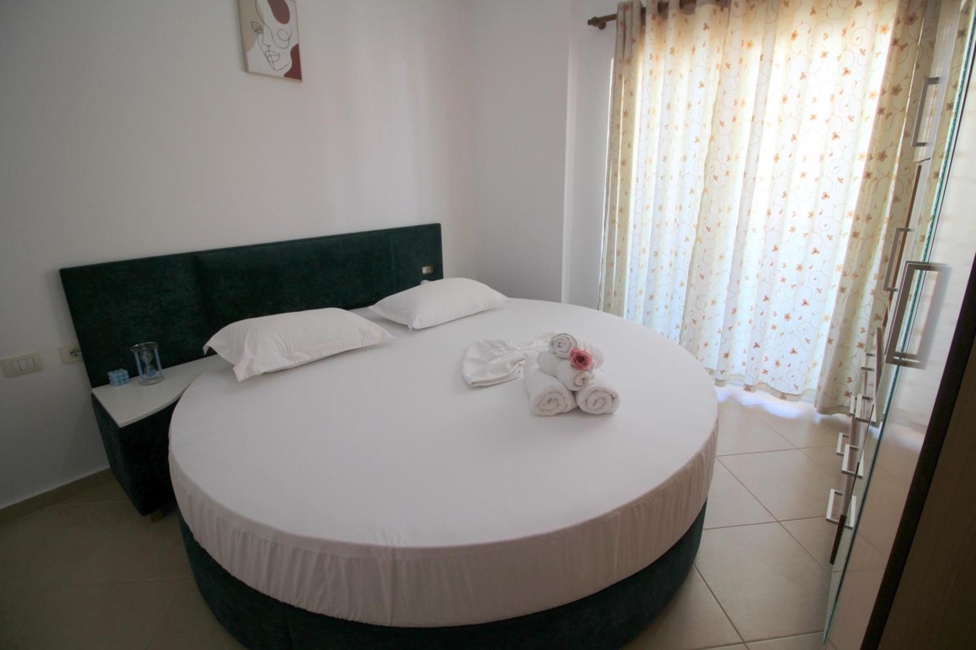 July Seaview Apartments Саранда Екстер'єр фото