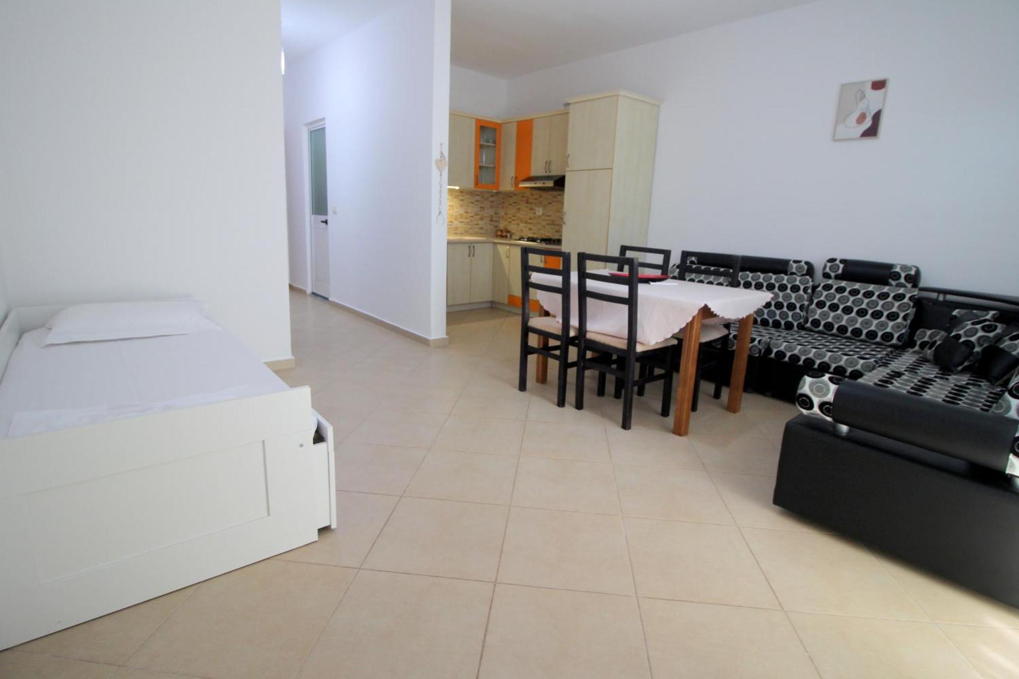 July Seaview Apartments Саранда Екстер'єр фото