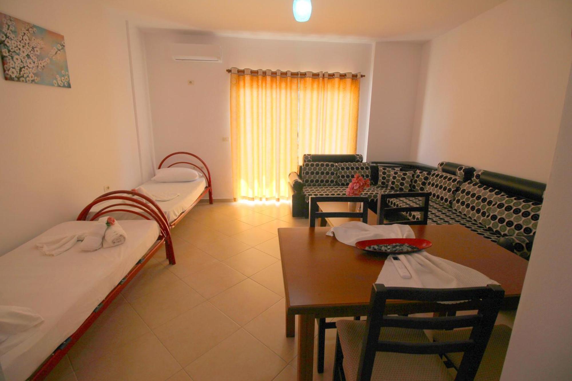 July Seaview Apartments Саранда Екстер'єр фото