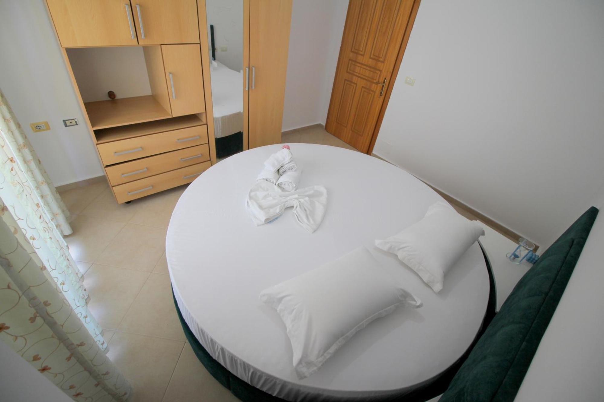 July Seaview Apartments Саранда Екстер'єр фото