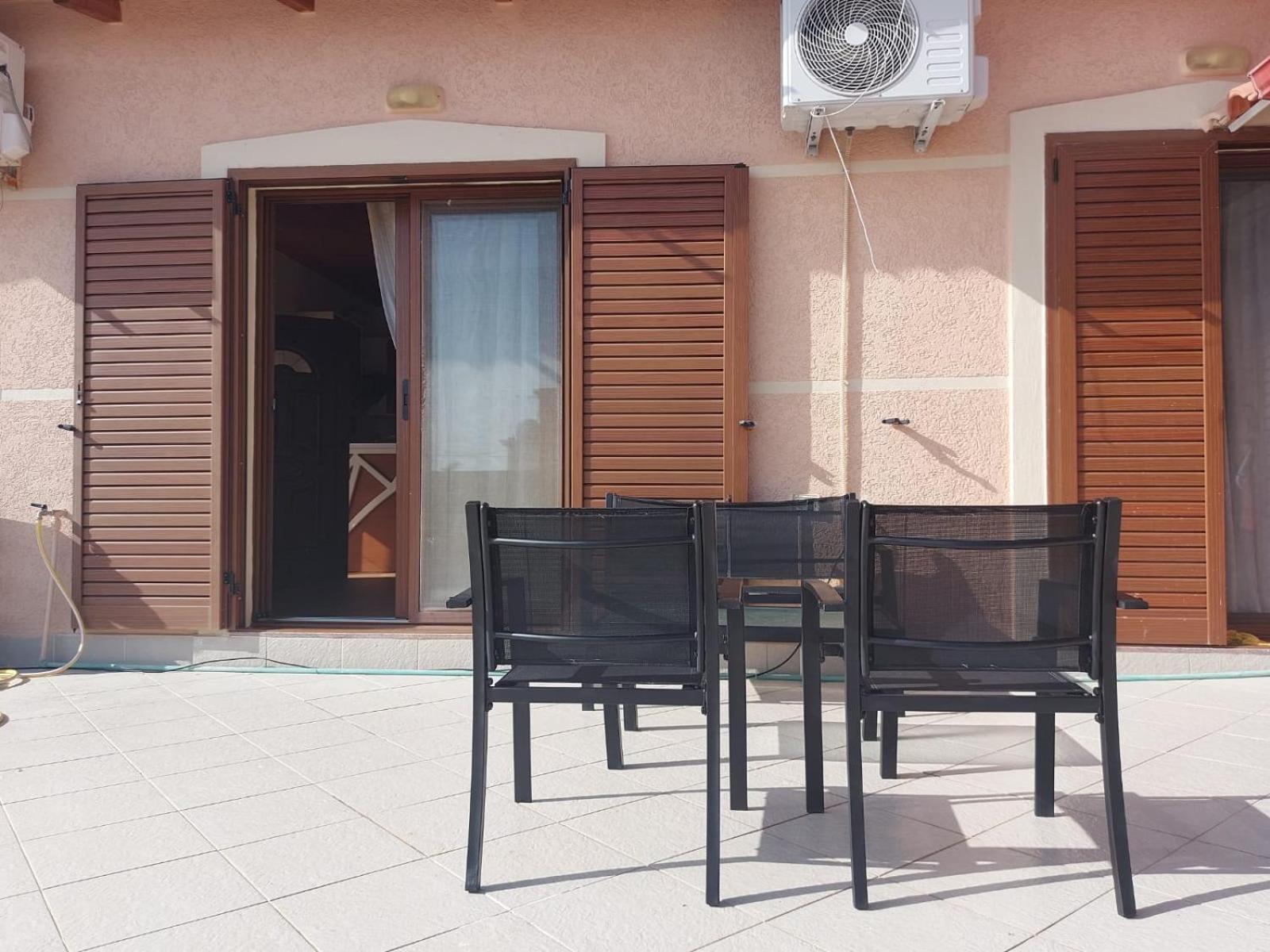 July Seaview Apartments Саранда Екстер'єр фото